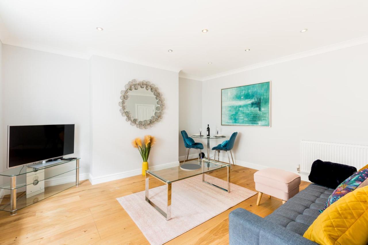 Boutique Basement 1 Bed Flat, Location, Free Parking, Wi-fi, Sky, Netflix * Leamington Spa
