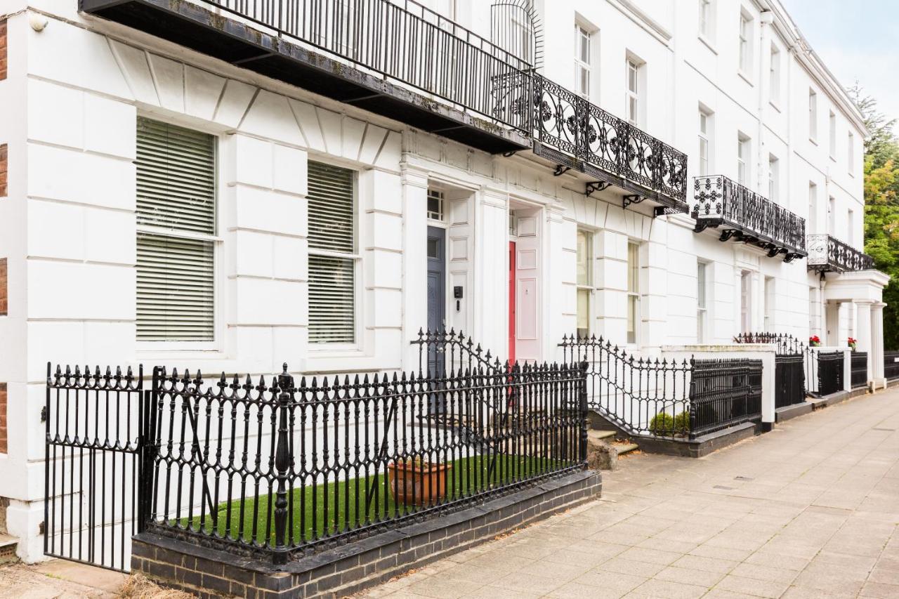 Boutique Basement 1 Bed Flat, Location, Free Parking, Wi-fi, Sky, Netflix Apartment *